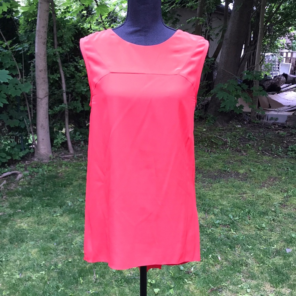 Vera Wang Silk high low top